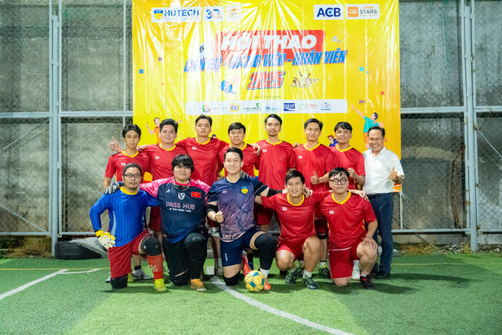 [Hội thao CB-GV-NV HUTECH 2025]: Bóng đá nam ra quân, kịch tính ngay loạt trận mở màn 86