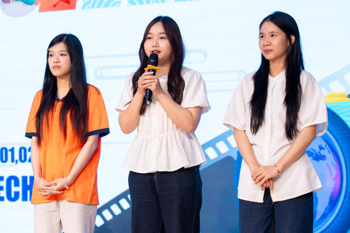 [Video] Khi sinh viên PR HUTECH kể chuyện “đời” bằng lăng kính phim phóng sự 106