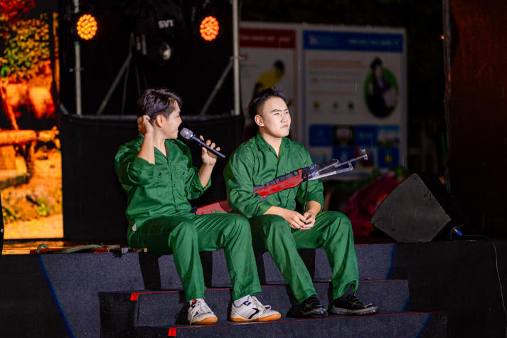 [Video] Âm vang Quốc kỳ: Sinh viên năm 2 Quản trị sự kiện tổ chức concert quy mô, chạm đến trái tim khán giả 42