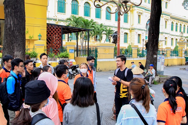 HUTECH Architecture and Arts students start the new school year with an architecture tour of the old Saigon 38