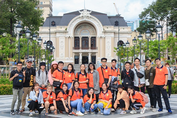 Sinh viên Kiến trúc - Mỹ thuật HUTECH khởi động năm học mới cùng “tour” dạo quanh Kiến trúc Sài Gòn xưa 40