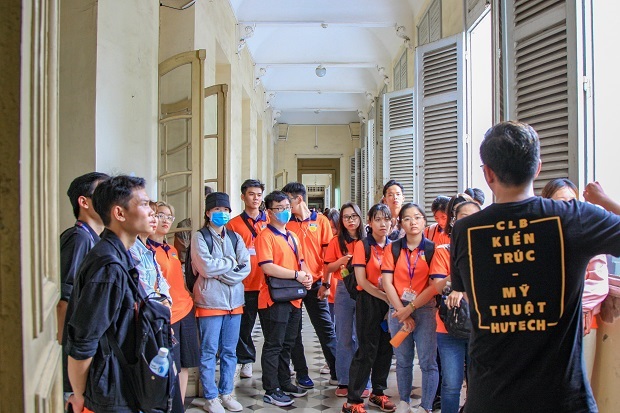 HUTECH Architecture and Arts students start the new school year with an architecture tour of the old Saigon 87