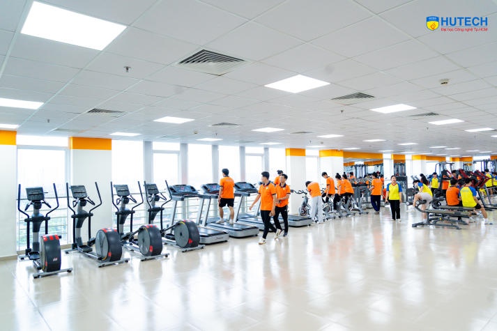 Sinh viên HUTECH thoả sức rèn luyện thể chất tại hệ thống phòng gym đa năng, hiện đại 44