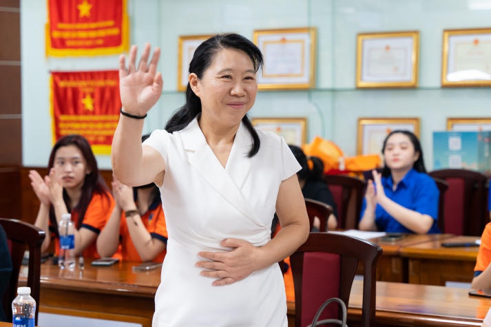 Sinh viên Khoa Trung Quốc đọ sức tiếng Trung tại cuộc thi “Hán ngữ tranh bá”