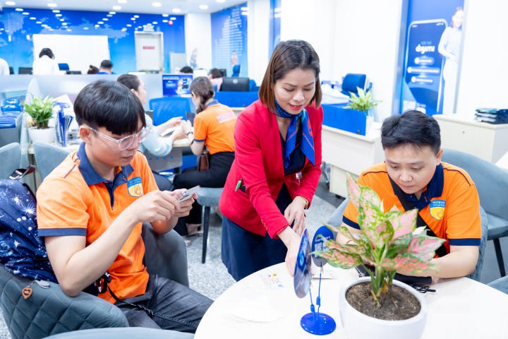 [Video] Sinh viên Khoa Luật HUTECH gặp gỡ chuyên gia, tìm hiểu cơ hội nghề nghiệp tại Ngân hàng Bản Việt 80