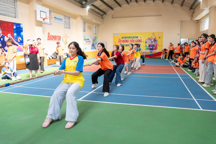 Hơn 200 vận động viên Khoa Trung Quốc học bùng nổ khát vọng bứt phá tại hội thao 80