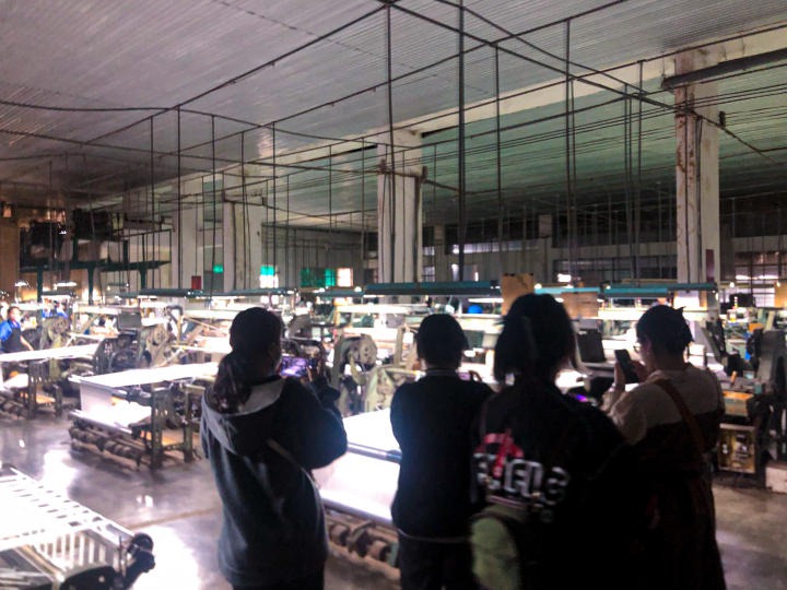 Sinh viên Khoa Kiến trúc - Mỹ thuật tìm hiểu về chất liệu thiết kế trong chuyến tham quan doanh nghiệp tại Đà Lạt 40