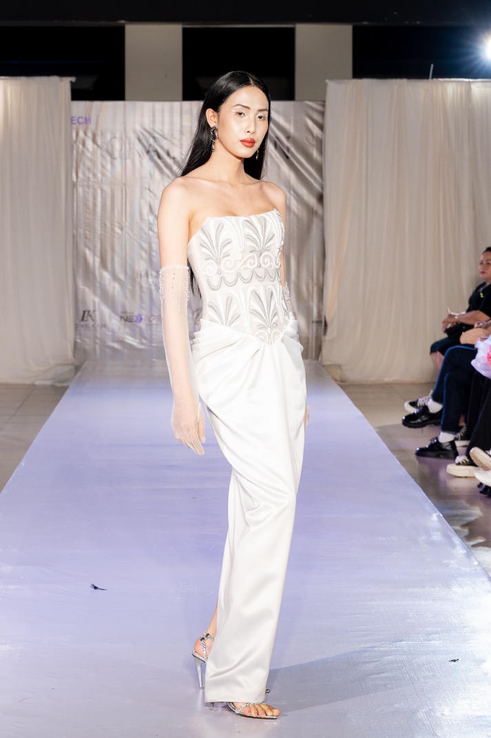 [Video] Sinh viên Thiết kế thời trang HUTECH “trình làng” loạt đồ án tốt nghiệp với nhiều ý tưởng độc đáo 374