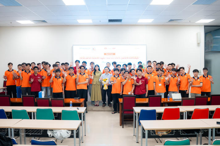 HUTECH Innovatalk: Chuyên gia “hiến kế” phát triển du lịch xanh TP.HCM theo chuẩn quốc tế 95