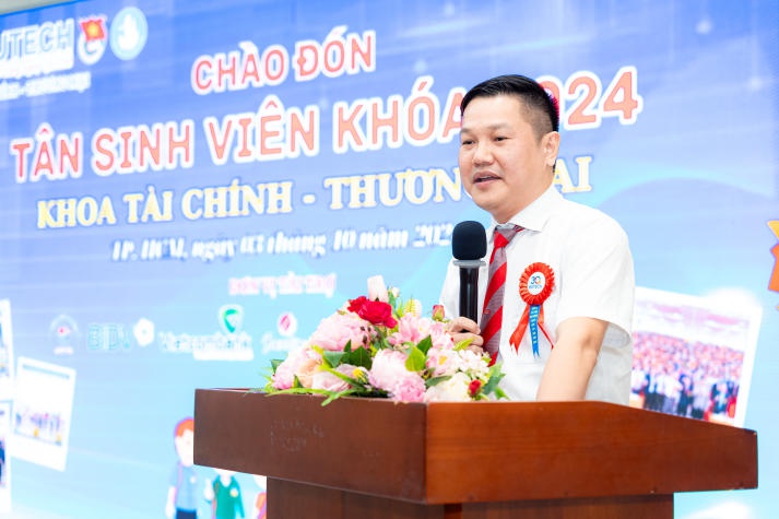 Nhiều suất học bổng lên đến gần 200 triệu đồng dành cho tân sinh viên Khoa Tài chính - Thương mại 74