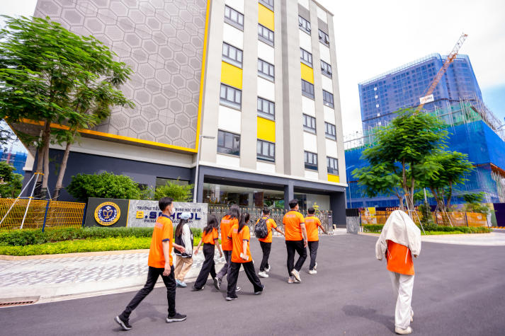 [Hướng nghiệp 2026] Bất động sản - nghề của bản lĩnh: Tố chất nào quyết định sự phù hợp? 30