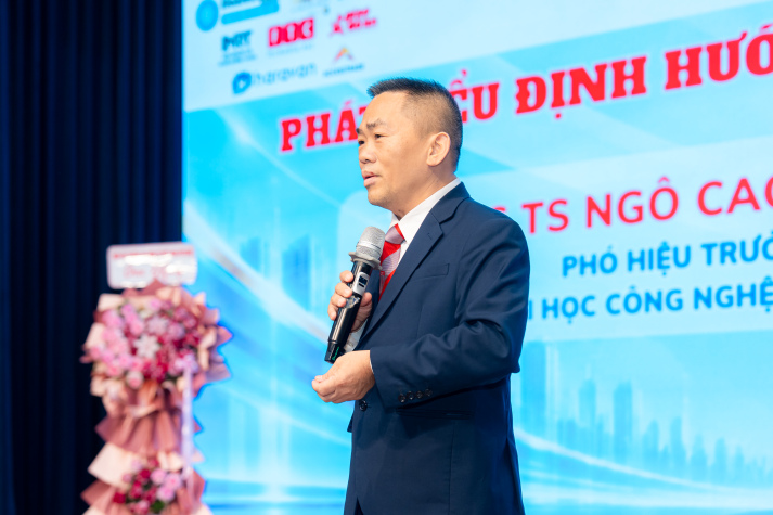 [Video] Sinh viên Khoa Tài chính - Thương mại giải mã “luật chơi” kinh doanh thời AI 19