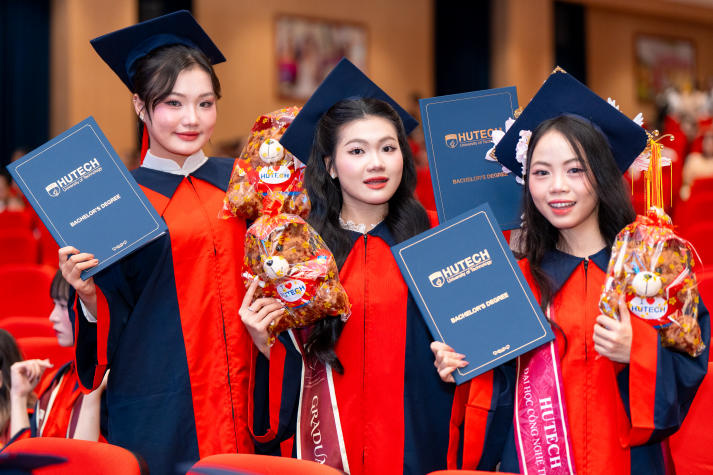 Khép lại hành trình giảng đường, mở ra hành trình trách nhiệm: HUTECH trao bằng tốt nghiệp cho các tân khoa 91