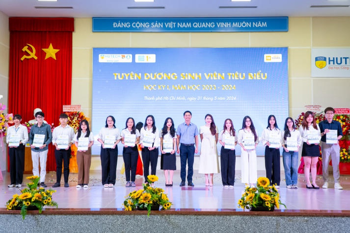 Khoa Luật HUTECH rộn ràng chào đón mốc son 10 năm thành lập 143
