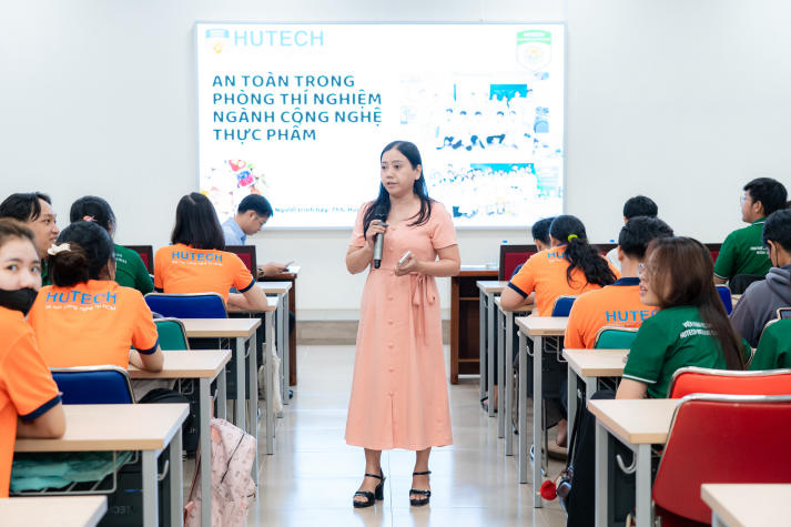 Sinh viên Viện Khoa học Ứng dụng tập huấn an toàn phòng thí nghiệm, chủ động phòng ngừa rủi ro 70