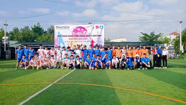 Sinh viên Khoa Nhật Bản học tranh tài bộ môn Bóng đá tại khai mạc Hội thao Sinh viên năm học 2022-2023 31