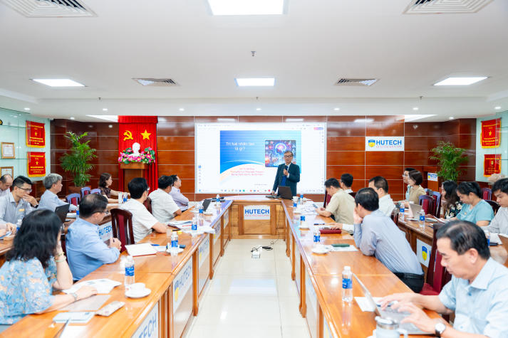 Nhà quản trị HUTECH mở rộng tầm nhìn chiến lược, bàn về giáo dục đại học trong kỷ nguyên AI 14
