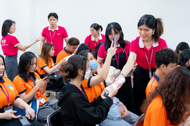 Sinh viên Khoa Nhật Bản học tích luỹ kiến thức thực tế hữu ích từ chuyến tham quan Trung tâm mua sắm AEON Bình Tân 112