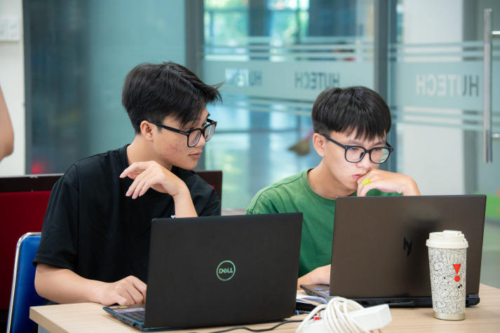 Sinh viên Công nghệ thông tin “thực chiến” xử lý sự cố mạng Cisco 64