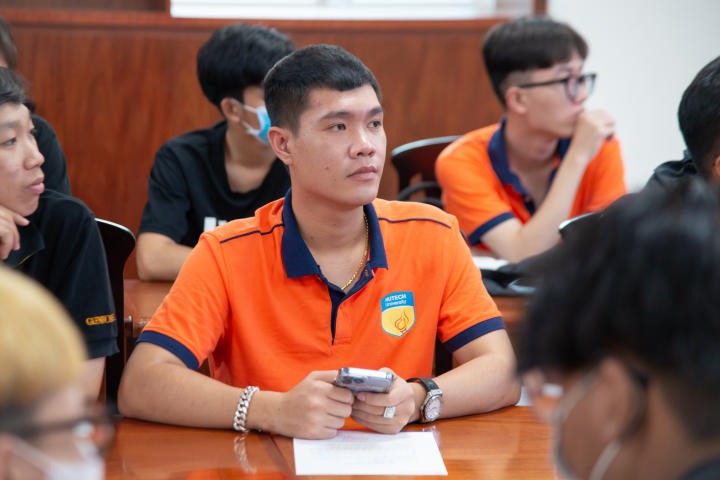 Khoa Xây dựng tuyên dương sinh viên tiêu biểu HK1 năm học 2022 - 2023 34