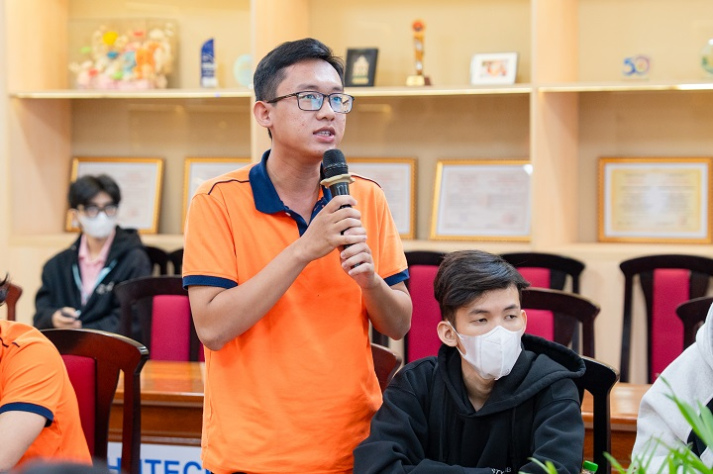 Định hình tương lai xanh: Sinh viên Viện Kỹ thuật HUTECH và hành trình khám phá công nghệ xe điện 69