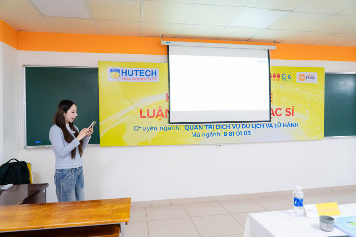 Góc nhìn thực tiễn về quản trị và trải nghiệm dịch vụ qua buổi bảo vệ luận văn/đề án Thạc sĩ Quản trị dịch vụ du lịch và lữ hành 11