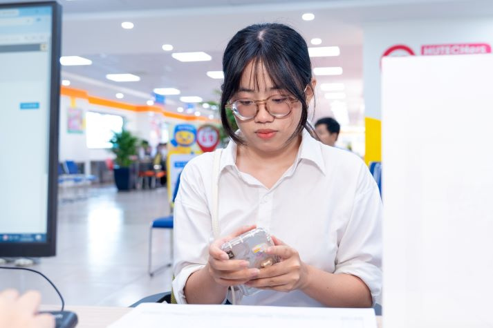 Kế thừa truyền thống gia đình, hai chị em sinh đôi cùng “chốt đơn” khối ngành sức khỏe tại HUTECH 23