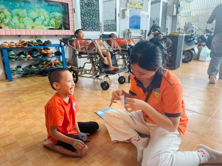 Trao yêu thương, nhận nụ cười tại Mái ấm Thiên Phước cùng sinh viên Khoa Trung Quốc học 31