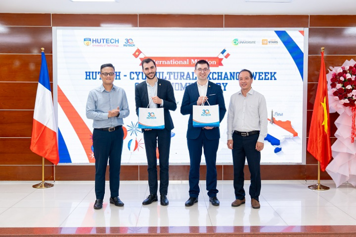 Cultural Exchange Week between HUTECH and CY Cergy Paris Université officially begins 21