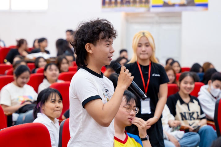 [Video] Giao lưu cùng ekip chuyên nghiệp, sinh viên Truyền thông đa phương tiện khám phá chuyện nghề làm phim 32