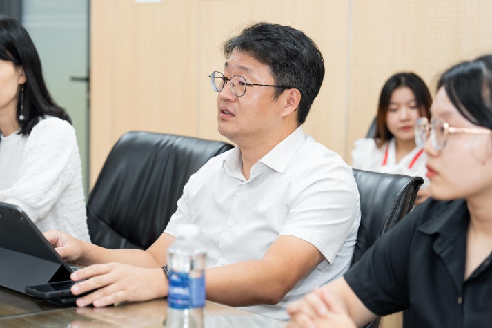 Khoa Hàn Quốc học HUTECH đón tiếp làm việc với Giám đốc Trung tâm Ngôn ngữ tiếng Hàn tại TP.HCM 30