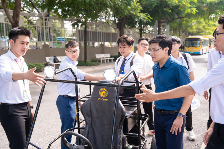 [Video] Loạt đồ án tốt nghiệp “chạm” thực tiễn của sinh viên Ô tô I-HUTECH gây ấn tượng mạnh 89