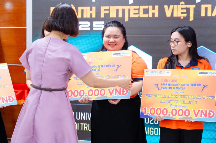 [Video] Sinh viên Khoa Tài chính - Thương mại “giải mã” Fintech, định hướng nghề nghiệp thời đại 4.0 132