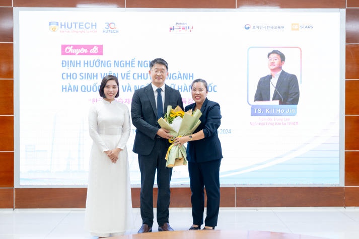 Chuyên gia Hàn Quốc định hướng về thị trường nghề nghiệp cho sinh viên khoa Hàn Quốc học 29