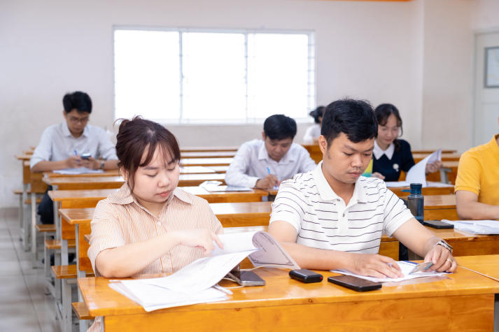 HUTECH chuẩn hóa nghiệp vụ coi thi, sẵn sàng cho kỳ thi học kỳ I năm học 2026-2027 39