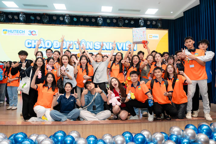 Khoa Quản trị kinh doanh chào đón tân sinh viên khoá 2025: Sẵn sàng hội nhập, vững bước tương lai 198