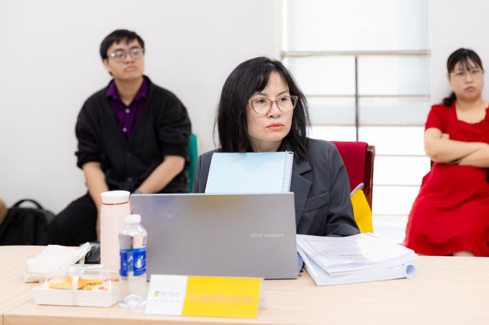 Nhiều sáng kiến giáo dục thực tiễn tại buổi bảo vệ luận văn Thạc sĩ ngành Ngôn ngữ Anh 26