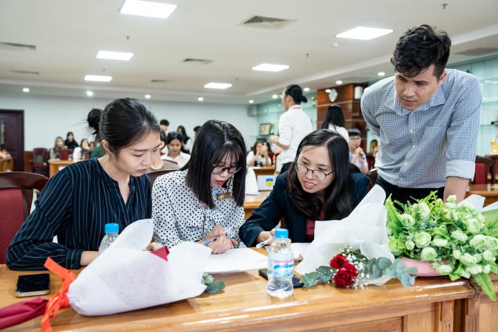 Sinh viên Khoa Trung Quốc học trổ tài makeup tôn vinh nhan sắc người phụ nữ nhân dịp 08/03 107