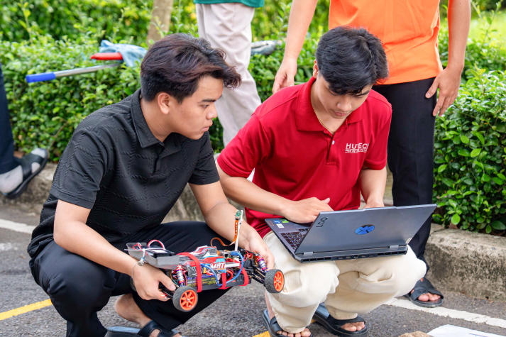 HUTECH-ers và những “va chạm nghề nghiệp” trên giảng đường 124