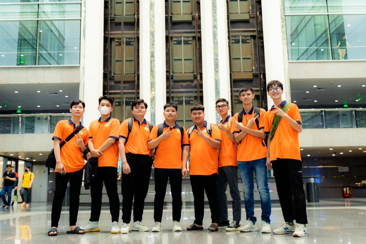 Sinh viên ngành Tài chính - Ngân hàng tham quan Woori Bank - Việt Nam 42