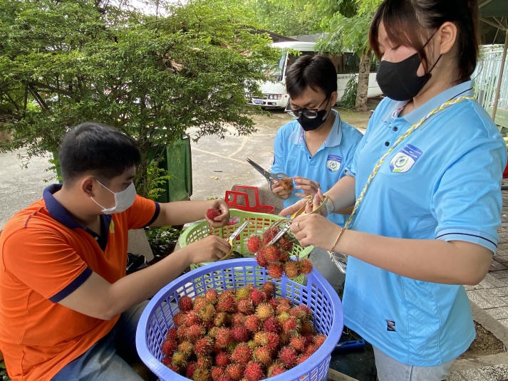 Sinh viên Khoa Điều dưỡng và Xét nghiệm lan tỏa yêu thương qua loạt hoạt động thiện nguyện 64