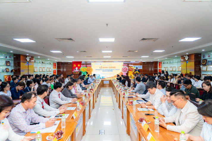 HUTECH khai giảng chương trình đào tạo Tiến sĩ, Thạc sĩ đợt 2 năm 2026, tiếp nối hành trình chinh phục tri thức 10
