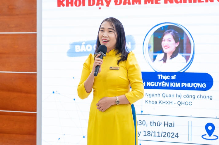 Khoa Khoa học Xã hội và Quan hệ Công chúng truyền lửa đam mê nghiên cứu khoa học cho sinh viên 21