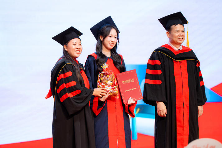 Ngày tốt nghiệp: Tân khoa HUTECH vững vàng bước vào “đại lộ thành công” 91
