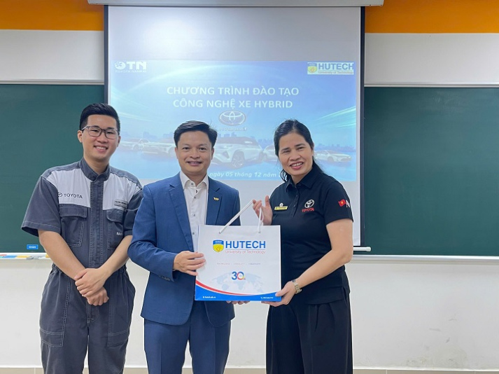 Mở lối sự nghiệp kỹ sư ô tô tại Nhật: Sinh viên VJIT tiếp cận chương trình đào tạo tại Toyota 9