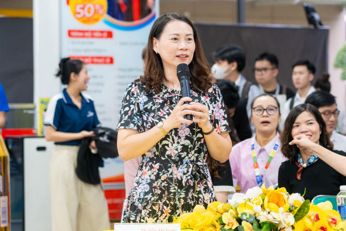 [Video] Khi sinh viên Khoa Quản trị Kinh doanh trở thành “nhà sáng tạo xanh” 186