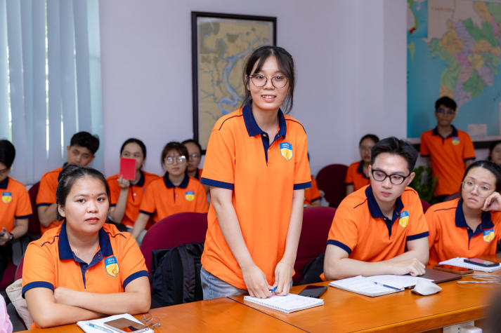 Sinh viên Marketing - Kinh doanh quốc tế tìm hiểu “hậu trường” vận hành tại Cảng Container Quốc tế SP-ITC 47