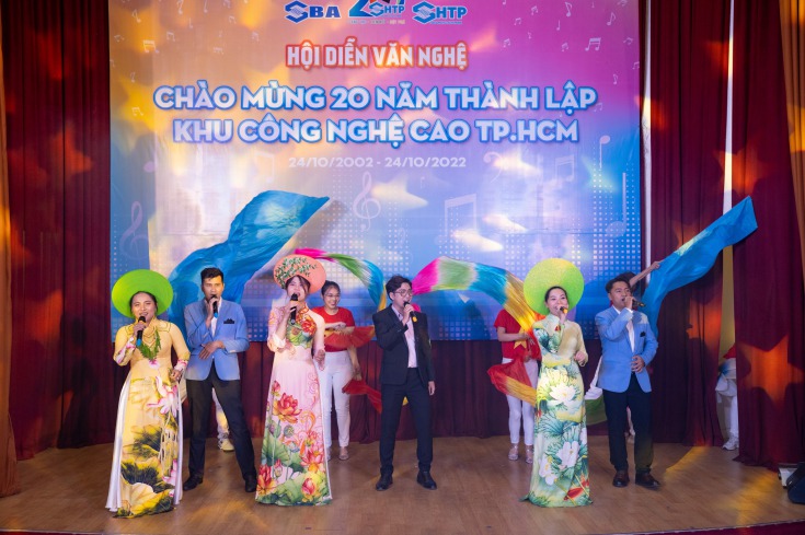  Các tiết mục văn nghệ của HUTECH trong Hội diễn văn nghệ chào mừng 20 năm thành lập Khu Công nghệ cao TP.HCM HUTECH 2