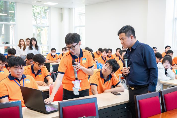 [Ảnh] HUTECH Innovatalk 2026: Sinh viên giải bài toán nông nghiệp đa giá trị từ thực tiễn xã Bình Mỹ (TP.HCM) 96
