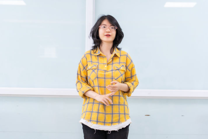 CLB Sư phạm Tiếng Anh HUTECH tôn vinh cống hiến, trao gửi tri ân trong buổi tổng kết 63